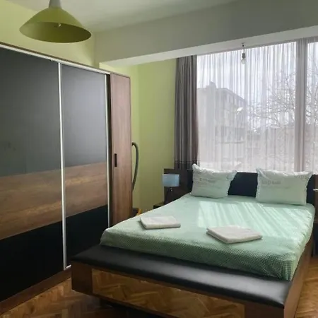 Center: Luxe/cozy