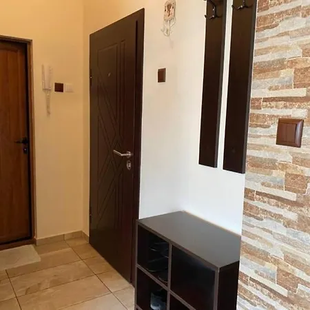 Center: Luxe/cozy Varna