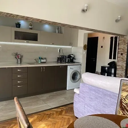 Center: Luxe/cozy *